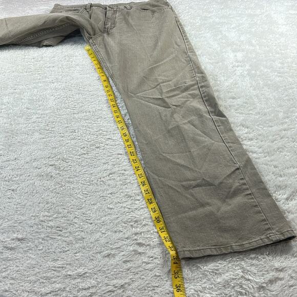 Wrangler relaxed fit tan jeans, 34 x 34 - Picture 6 of 9